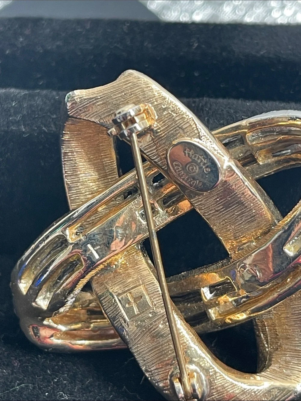 Hattie Carnegie refined knot